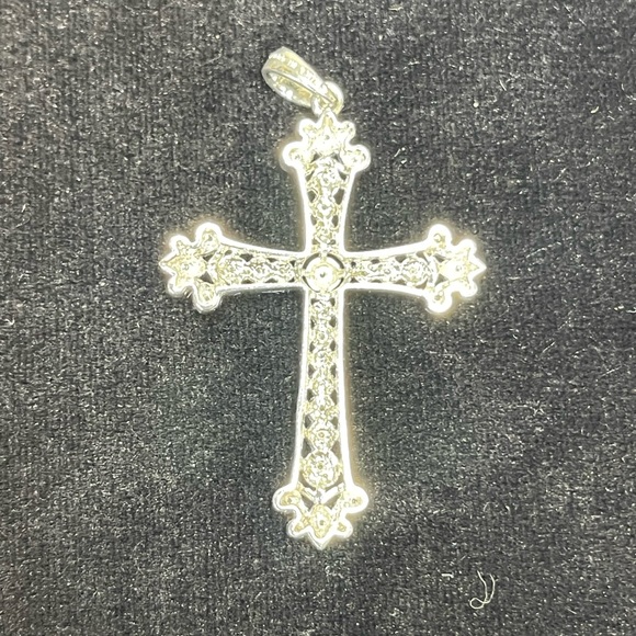 Beautiful 925 sterling silver, pave Diamond cross pendant - Picture 2 of 6